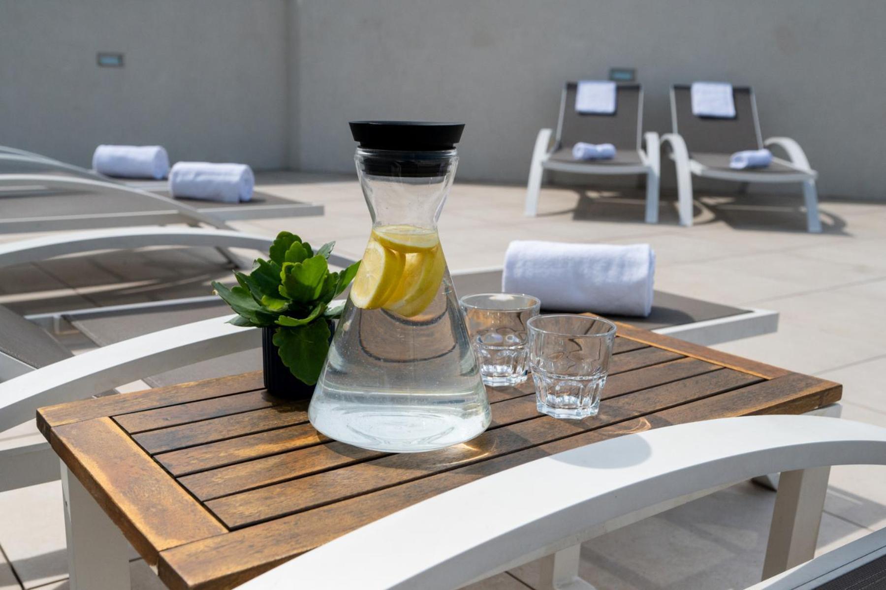 Nemea Arenas Aeroport Aparthotel 4*